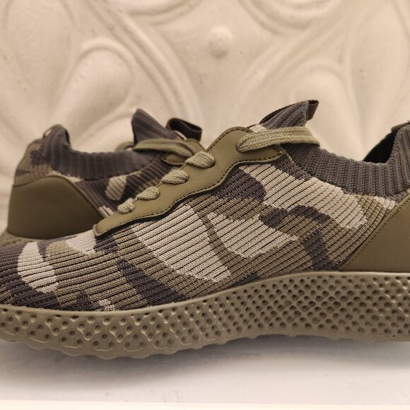 Blondo "Shara" Camo Knit Sneakers. NIB. Size 8.5 - Picture 7 of 11